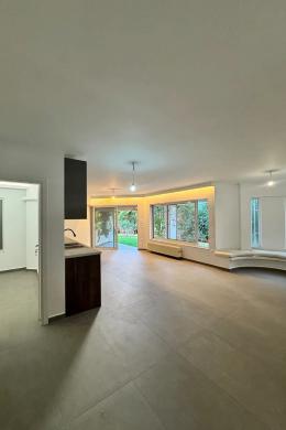 GLYFADA South, Renovated Apartment 75 sq.m., Ground Floor